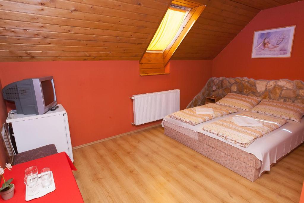 Paratlan Apartmanhaz Szilvásvárad Zewnętrze zdjęcie